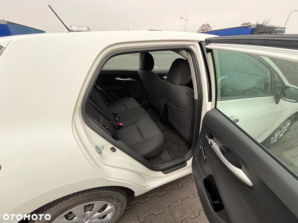 Toyota Auris 1.4 D-4D Luna EU5 - 14