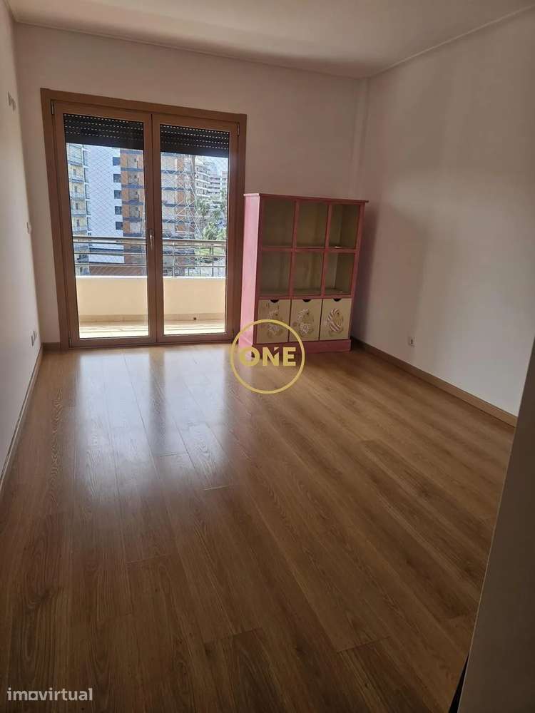 T2 com Varanda e Garagem nas Colinas do Cruzeiro, Odivelas - Grande imagem: 4/21