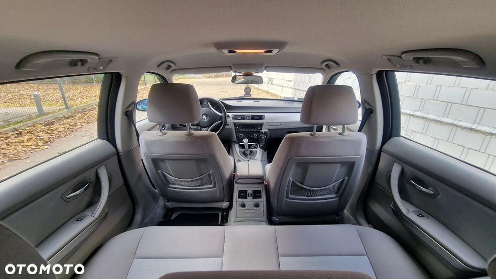BMW Seria 3 318d - 12