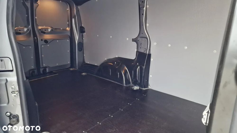 Opel Vivaro Extra Long - 18