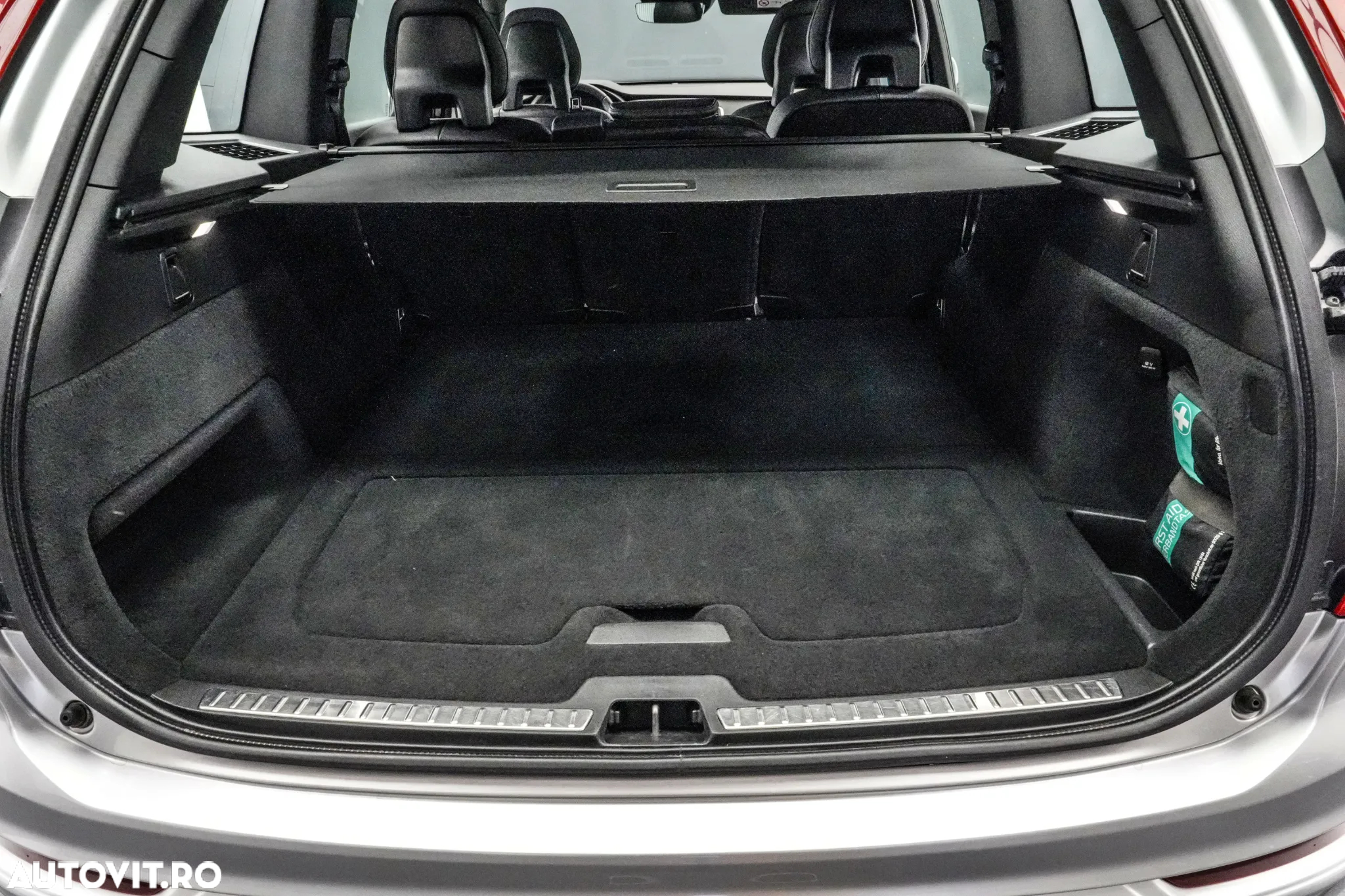 Volvo XC 90 D5 AWD Momentum - 24