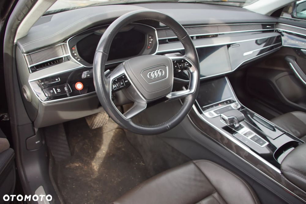 Auto na części 692106889 Audi A8L A8 long 3.0 TDI DMGK hybryda skrzynia udp lakier LY9T drzwi klapa lampa szyba ćwiartka dyfer belka zderzak fotele deska konsola airbag wyświetlacz przełącznik sterownik komputer - 3