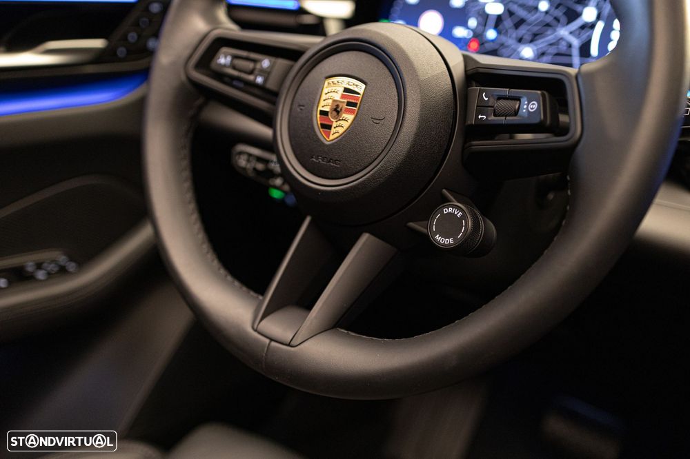 Porsche Macan Electric 4 - 24