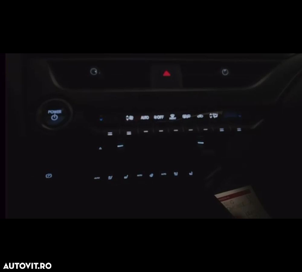 Lexus UX 250h 2.0L HEV 20H- (178 HP) 4X4 CVT Luxury - 17