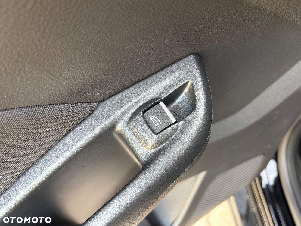 Ford Focus 1.0 EcoBoost Start-Stopp-System ST-LINE DESIGN - 31