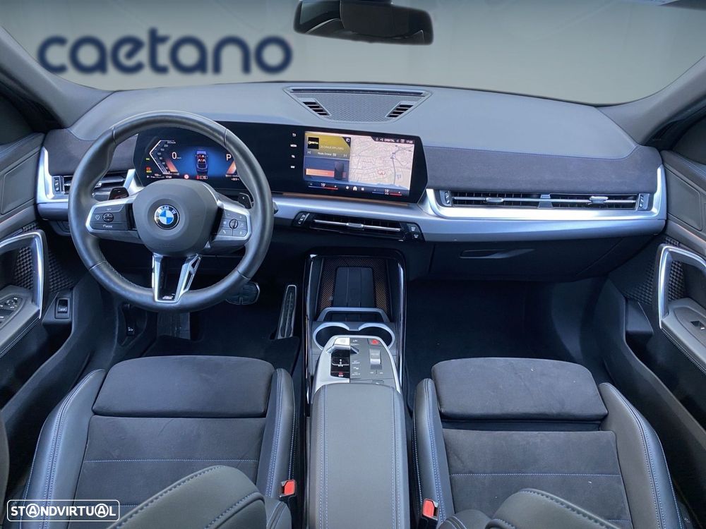 BMW X2 18 d sDrive Auto Pack M — fotografia 4