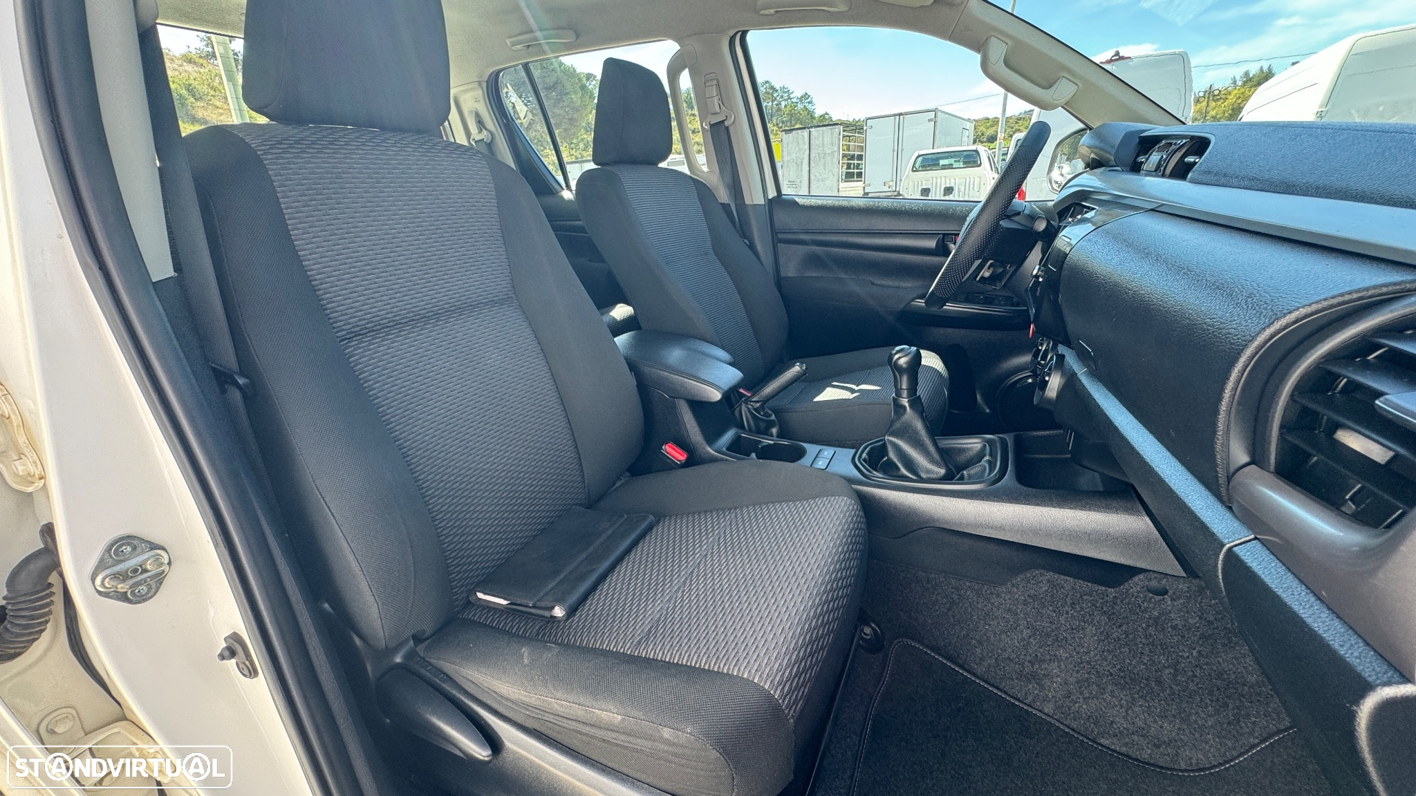 Toyota Hilux 2.4 D-4D 4WD CD CM - 4