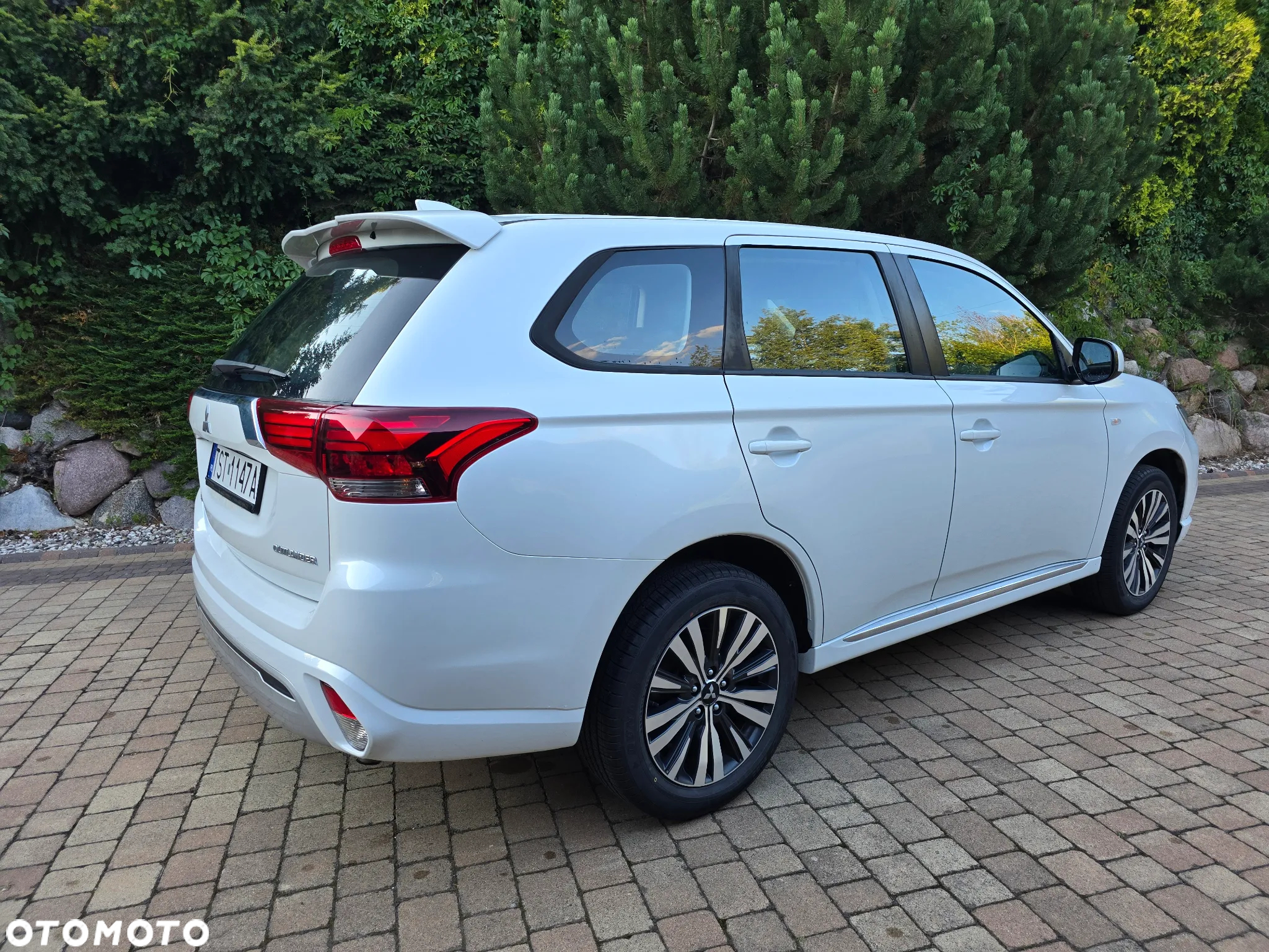 Mitsubishi Outlander 2.0 2WD CVT Invite - 3