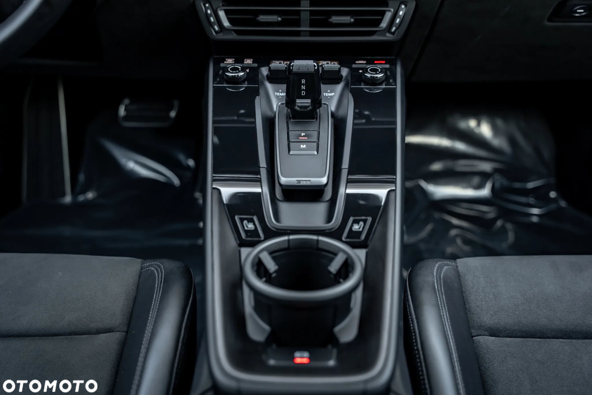 Porsche Carrera GT - 36