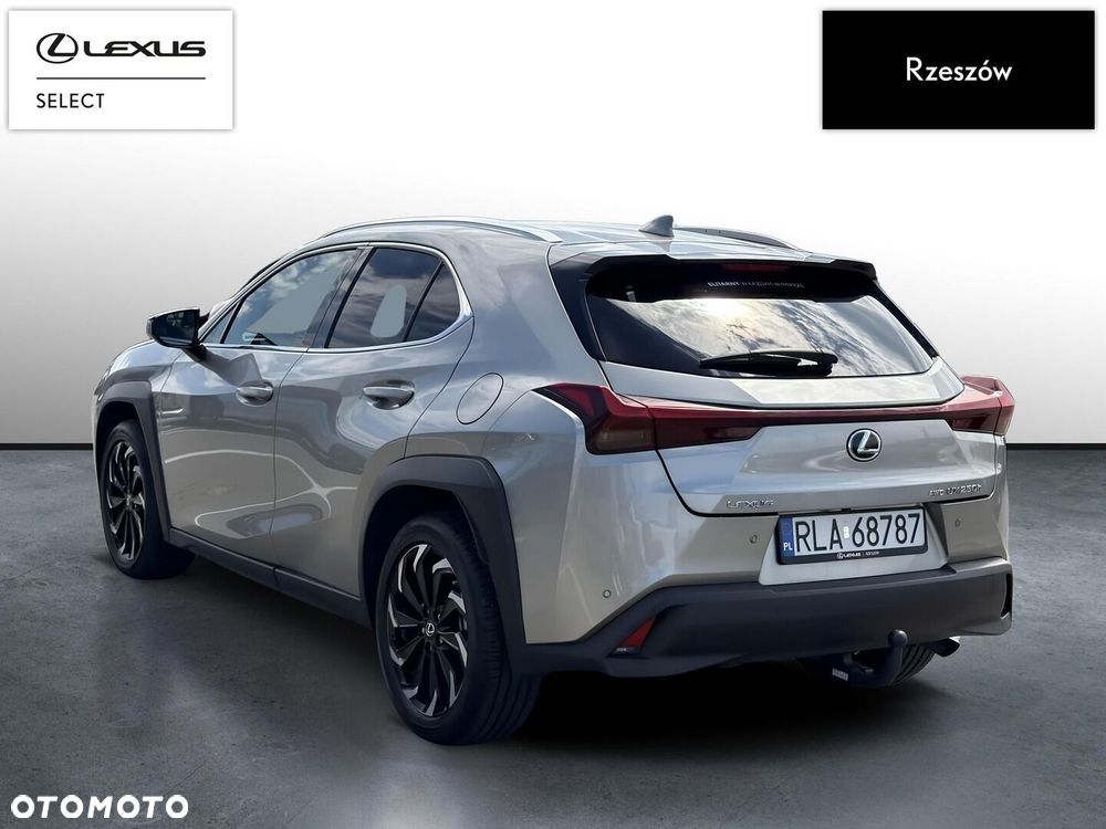 Lexus UX - 3