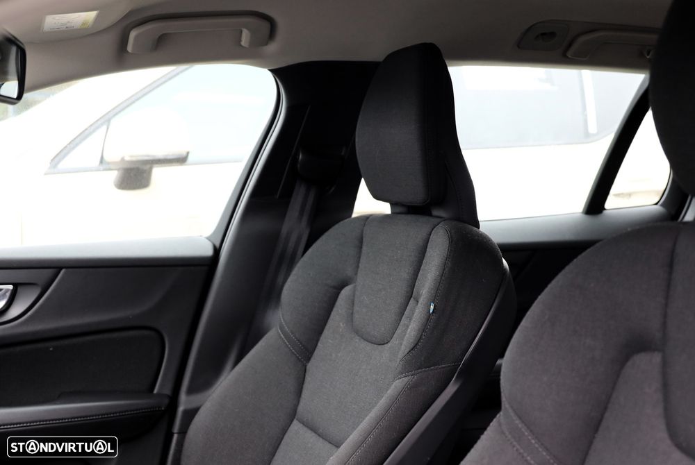 Volvo V60 2.0 D3 Momentum Core Geartronic - 8