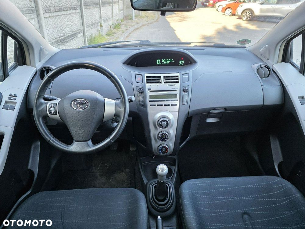 Toyota Yaris 1.3 VVT-i Sol - 14