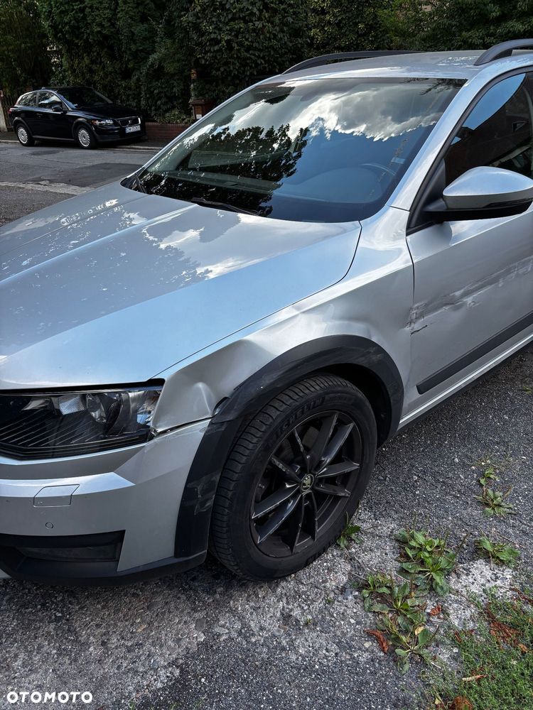 Skoda Octavia Scout 2.0 TDI 4x4 DSG - 8