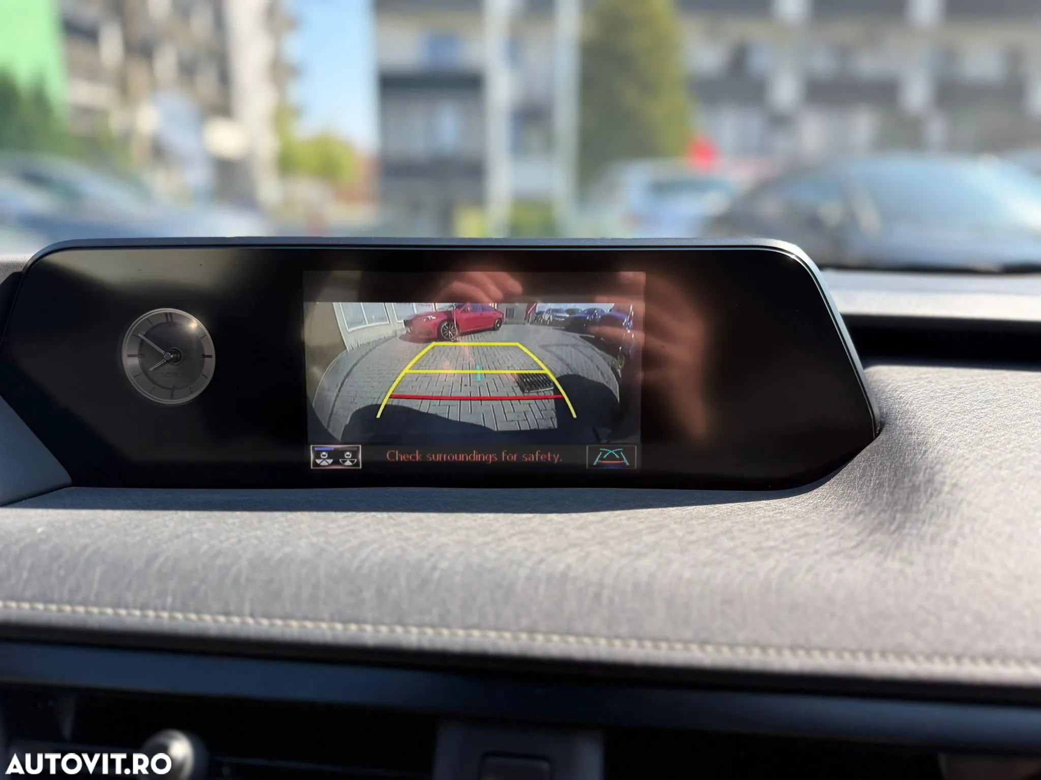 Lexus UX 250h 2.0L HEV 20H- (178 HP) 4X2 CVT Executive - 9