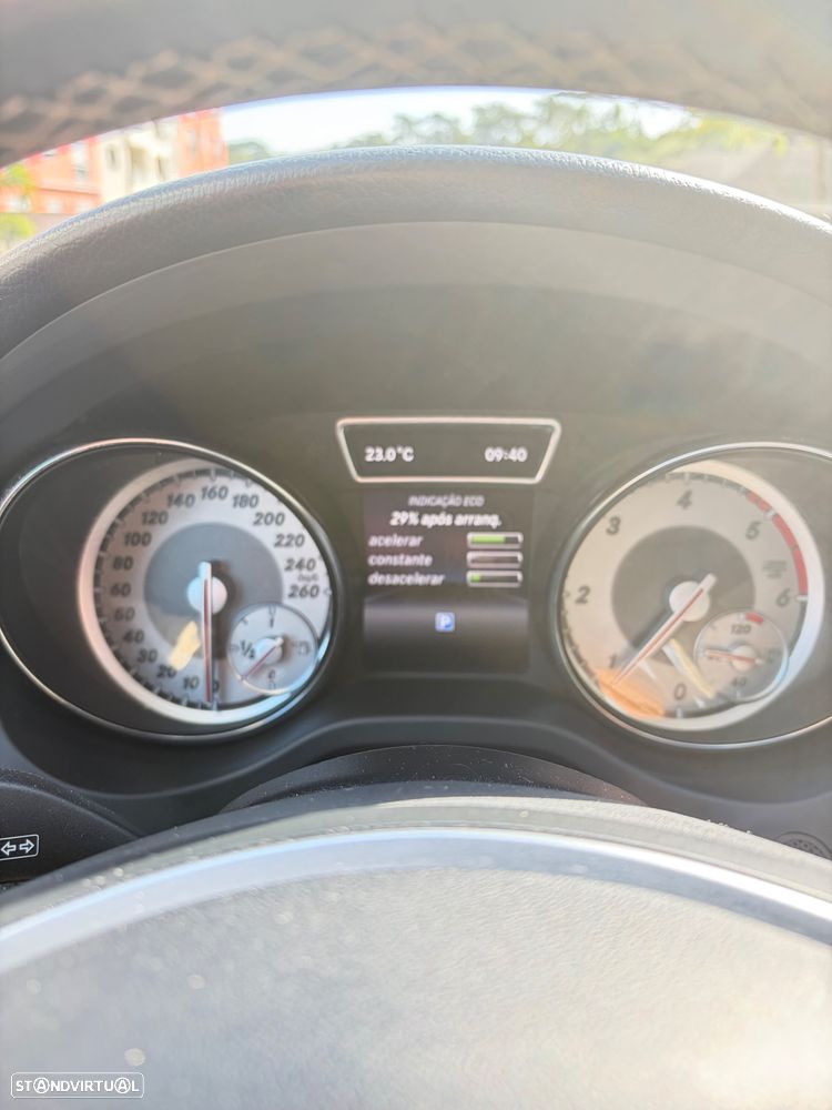Mercedes-Benz GLA 180 CDI Urban - 16