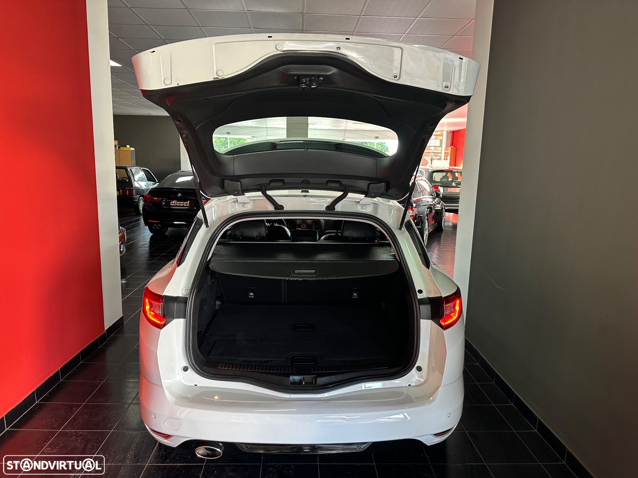 Renault Mégane Sport Tourer ENERGY dCi 110 EDC INTENS - 37