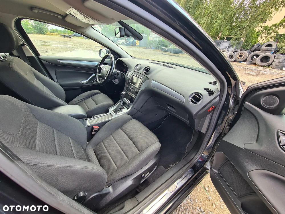 Ford Mondeo - 33