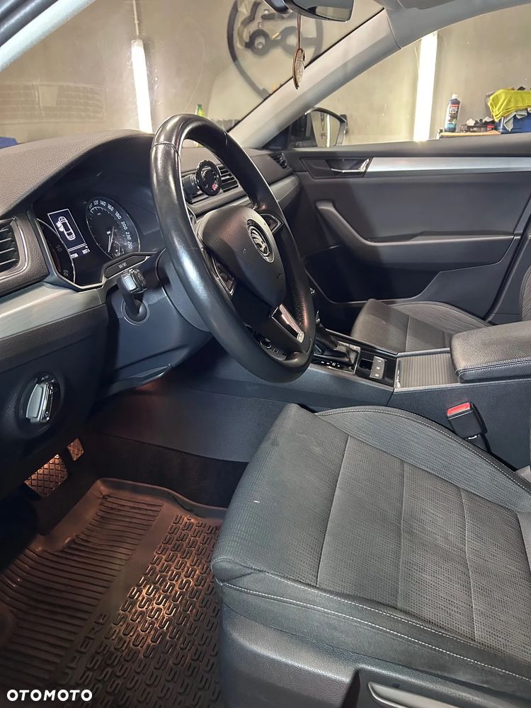 Skoda Superb 2.0 TDI Style DSG - 10