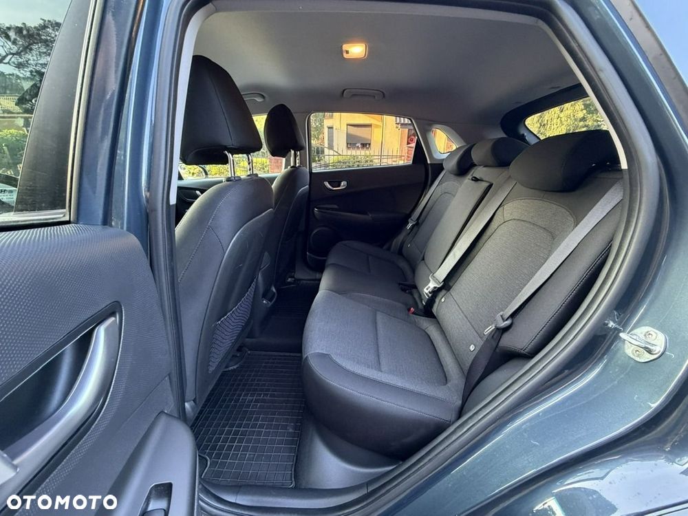 Hyundai Kona 49kWh Executive Plus - 25