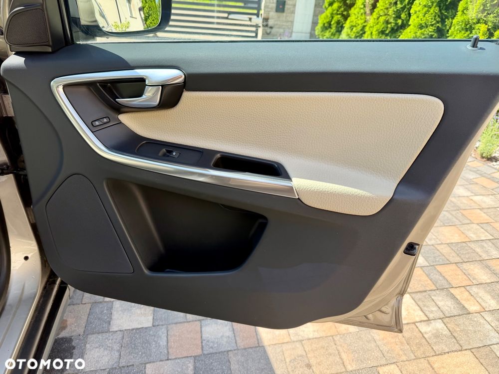 Volvo XC 60 - 30