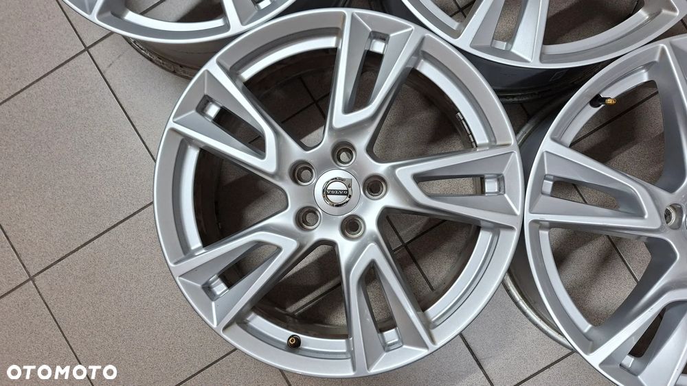 Felgi Aluminiowe 18 Volvo XC 60 5x108 ET 50.5 - 2