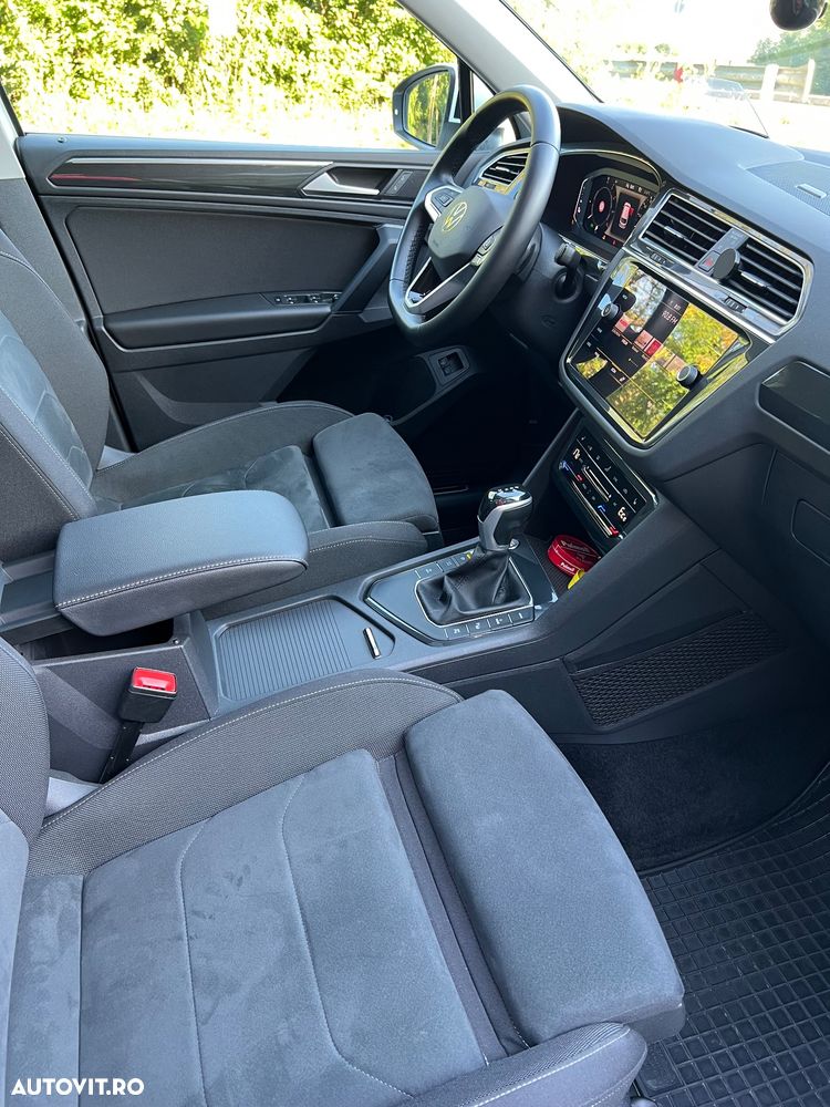 Volkswagen Tiguan - 12