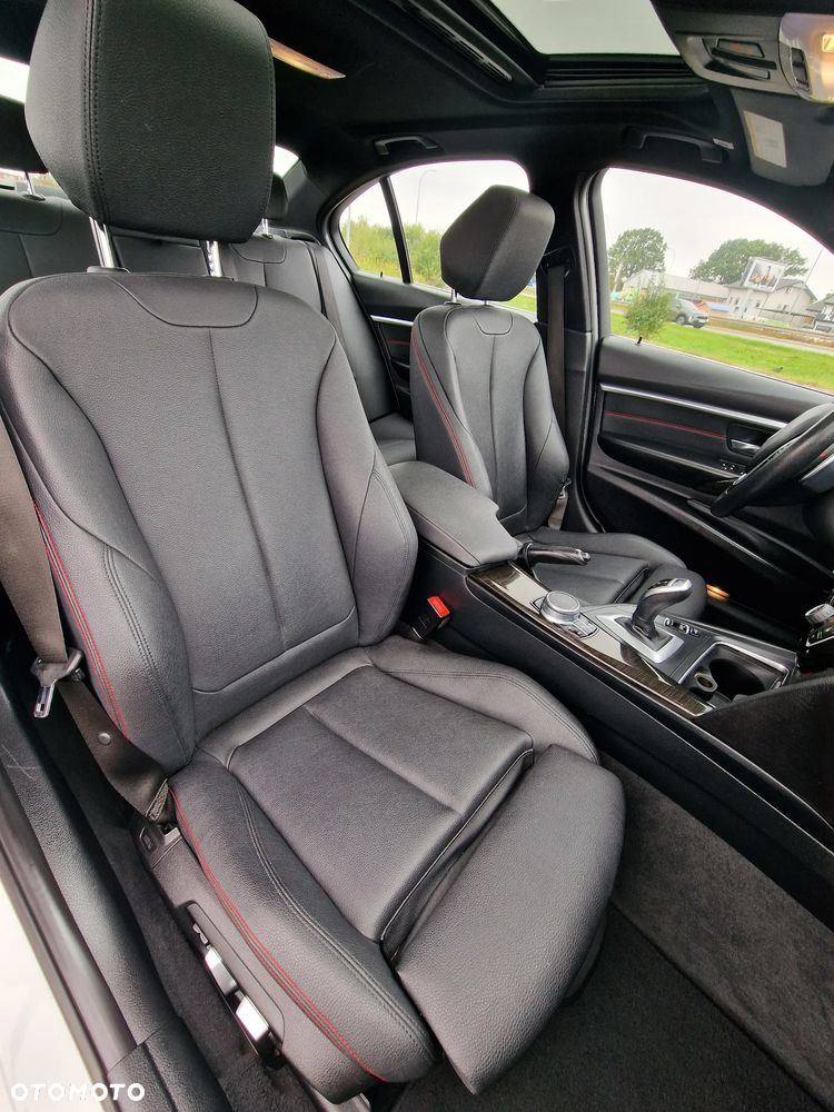 BMW Seria 3 330i GPF Luxury Line sport - 24