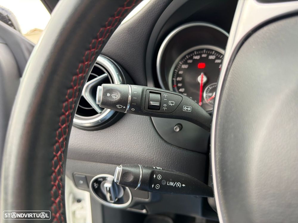 Mercedes-Benz CLA 180 d Shooting Brake AMG Line - 24