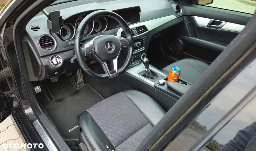 Mercedes-Benz Klasa C 200 CGI BlueEff Avantgarde - 14