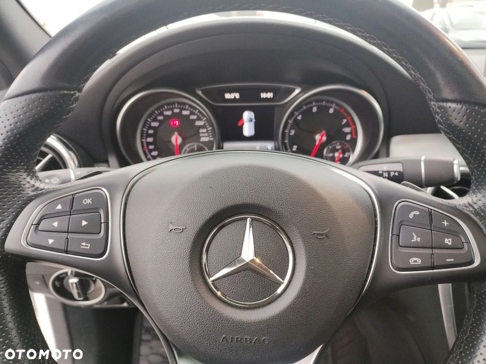Mercedes-Benz GLA 200 7G-DCT AMG Line - 23