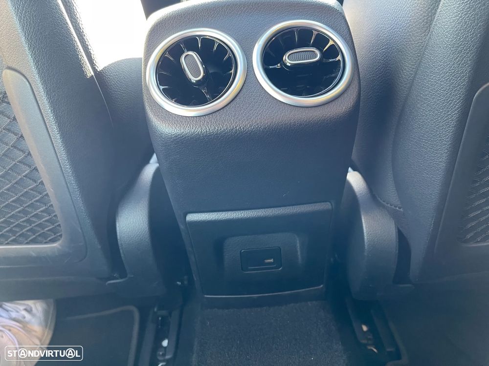 Mercedes-Benz A 250 - 13