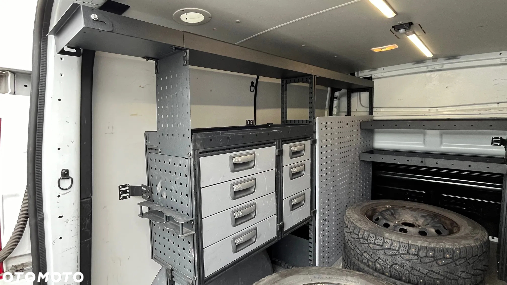 Renault Trafic - 16