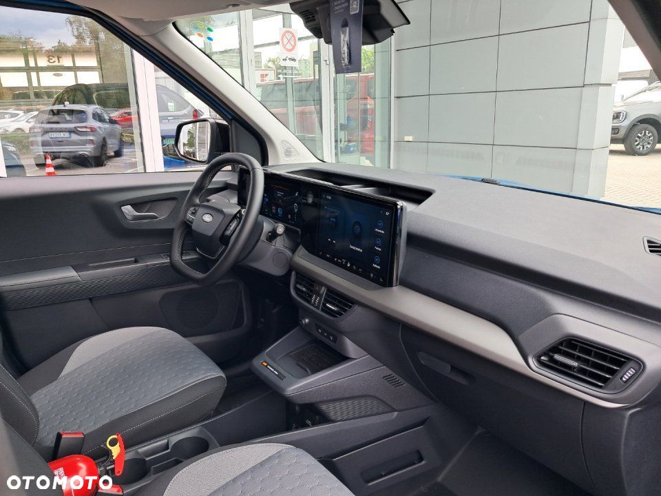 Ford Transit Courier - 15