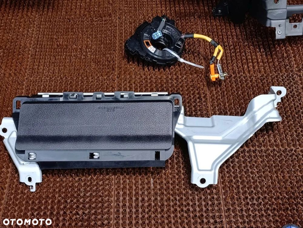 TOYOTA LAND CRUISER 150 18-24r Poduszki Powietrzne AirBag Deska Pasy - 5