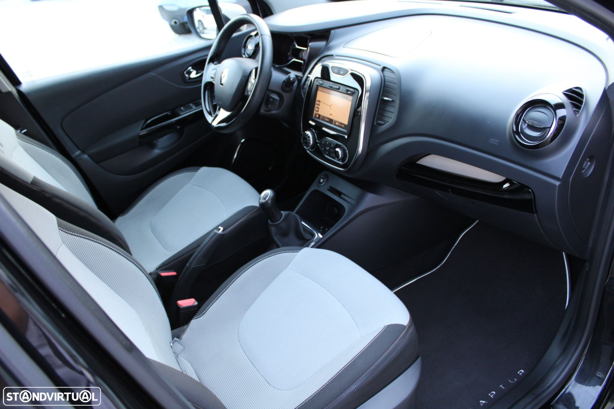 Renault Captur 1.5 dCi Exclusive - 10