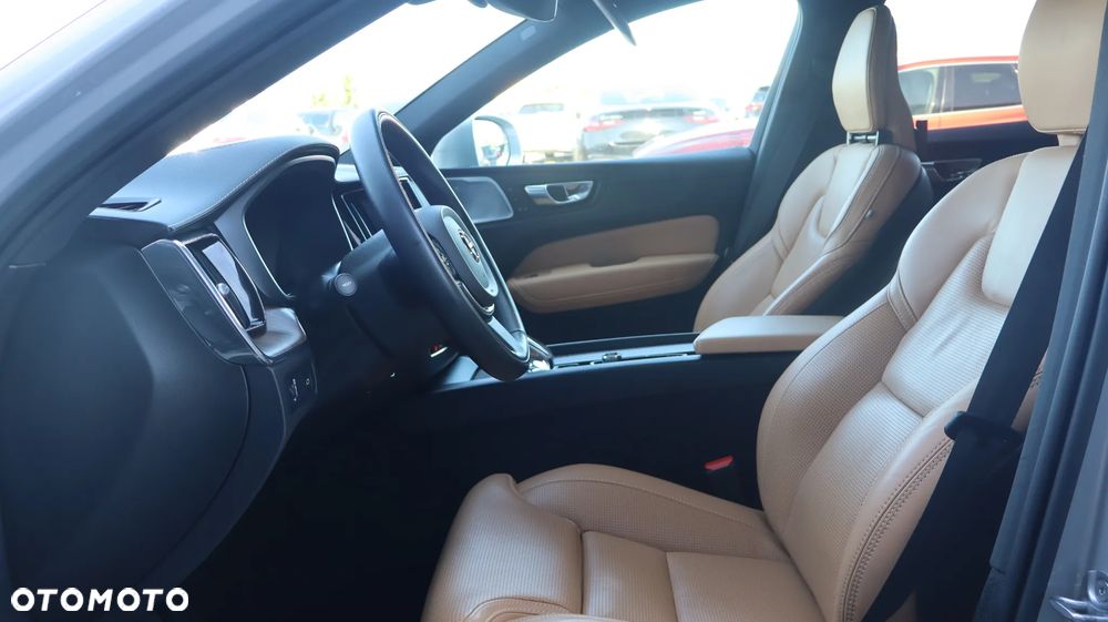 Volvo XC 60 B5 D AWD Inscription - 14