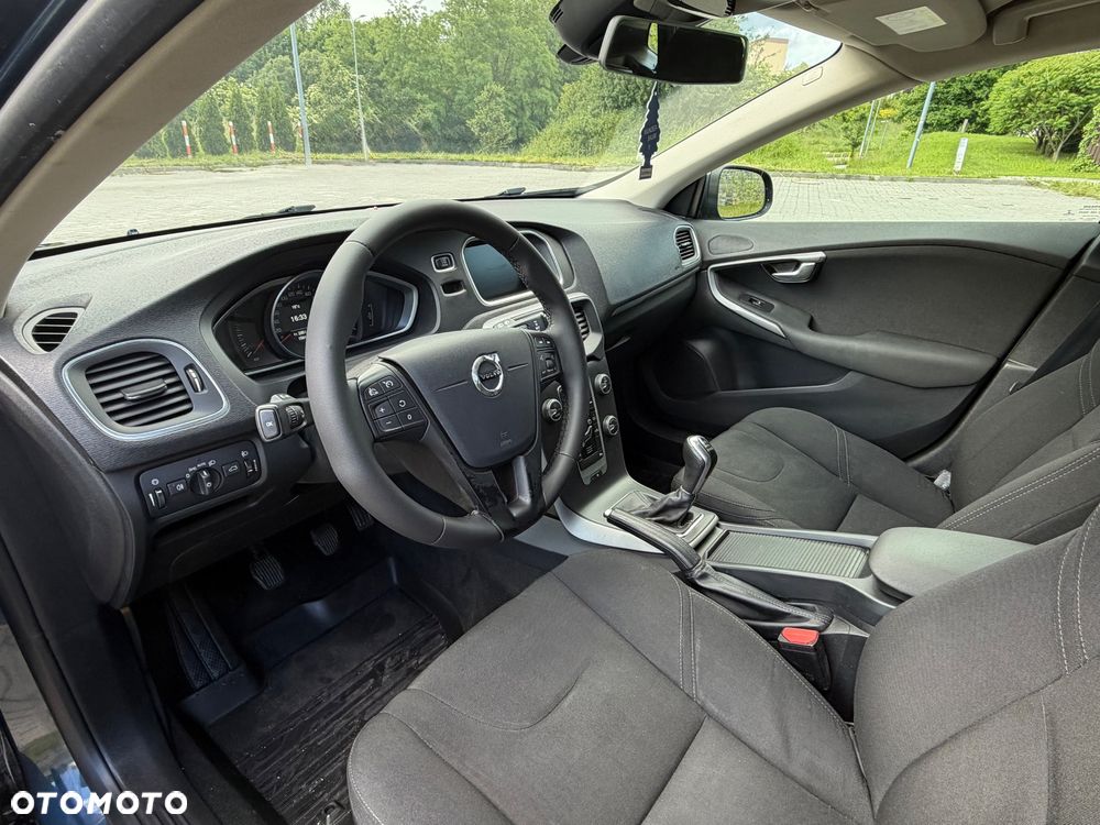 Volvo V40 D2 Inscription - 9