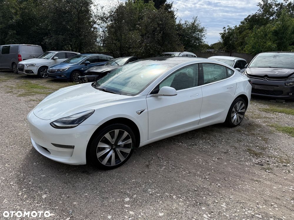 Tesla Model 3 - 1