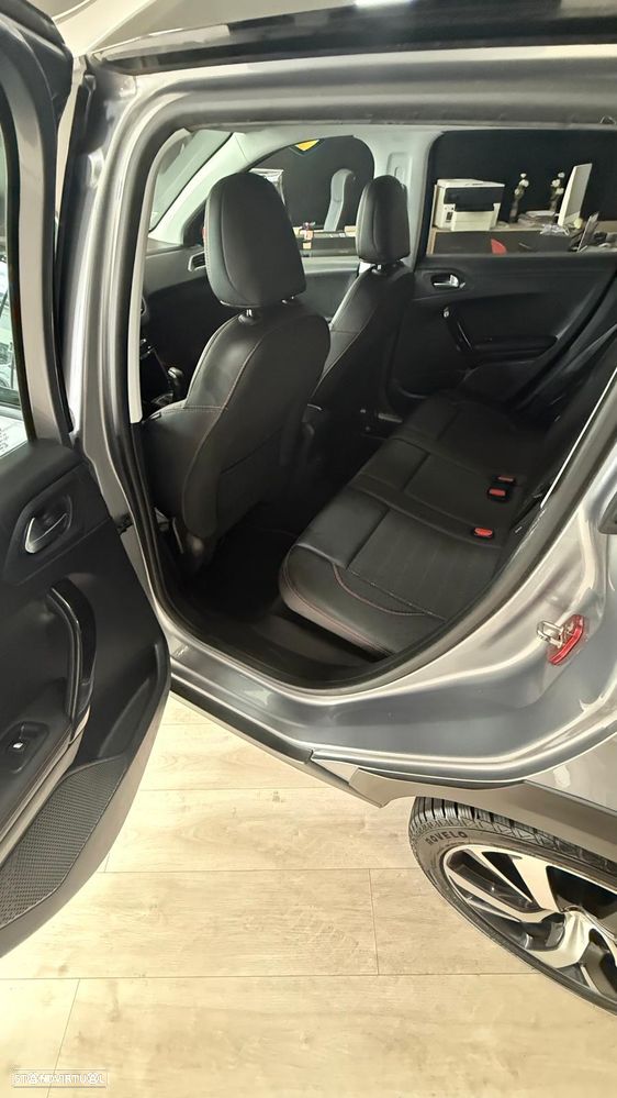 Peugeot 2008 PureTech 110 Stop&Start GT-Line Edition - 22