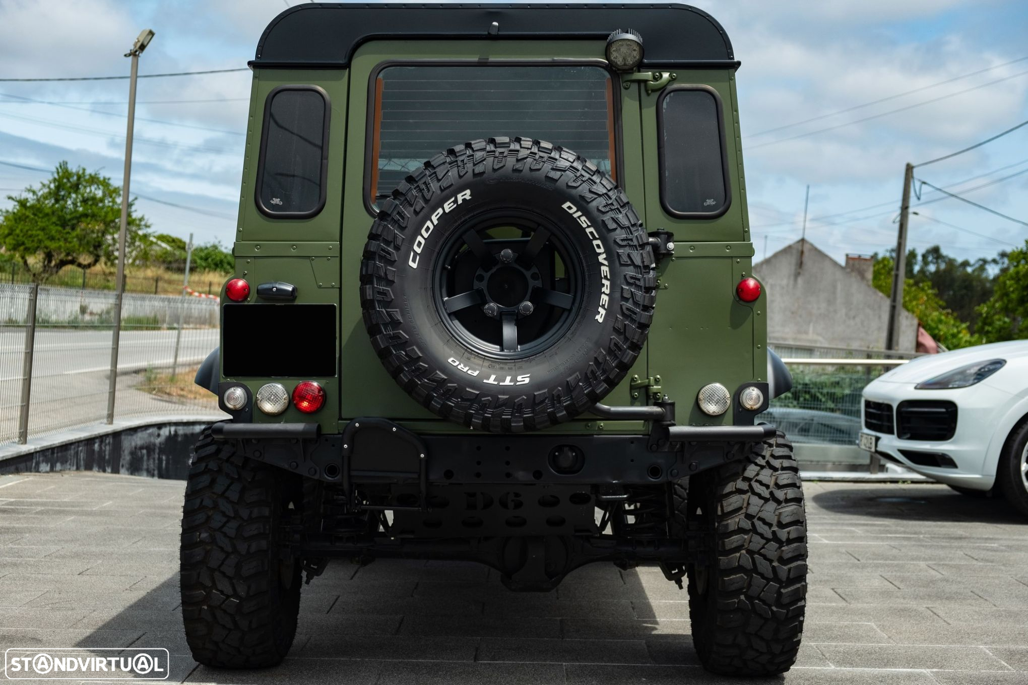 Land Rover Defender 90 2.5 TD5 Metal Top - 13
