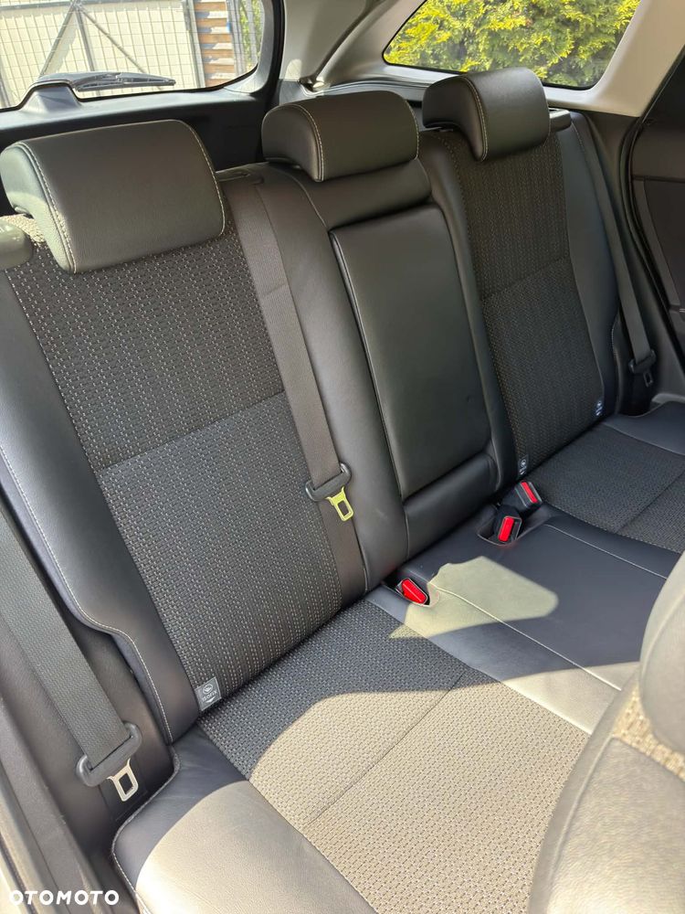 Toyota Auris 2.0 D-4D Prestige - 12