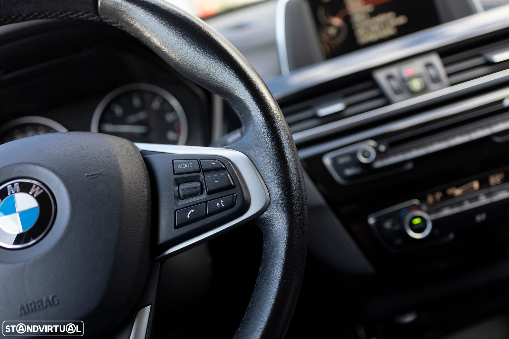BMW X1 16 d sDrive Line xLine - 37