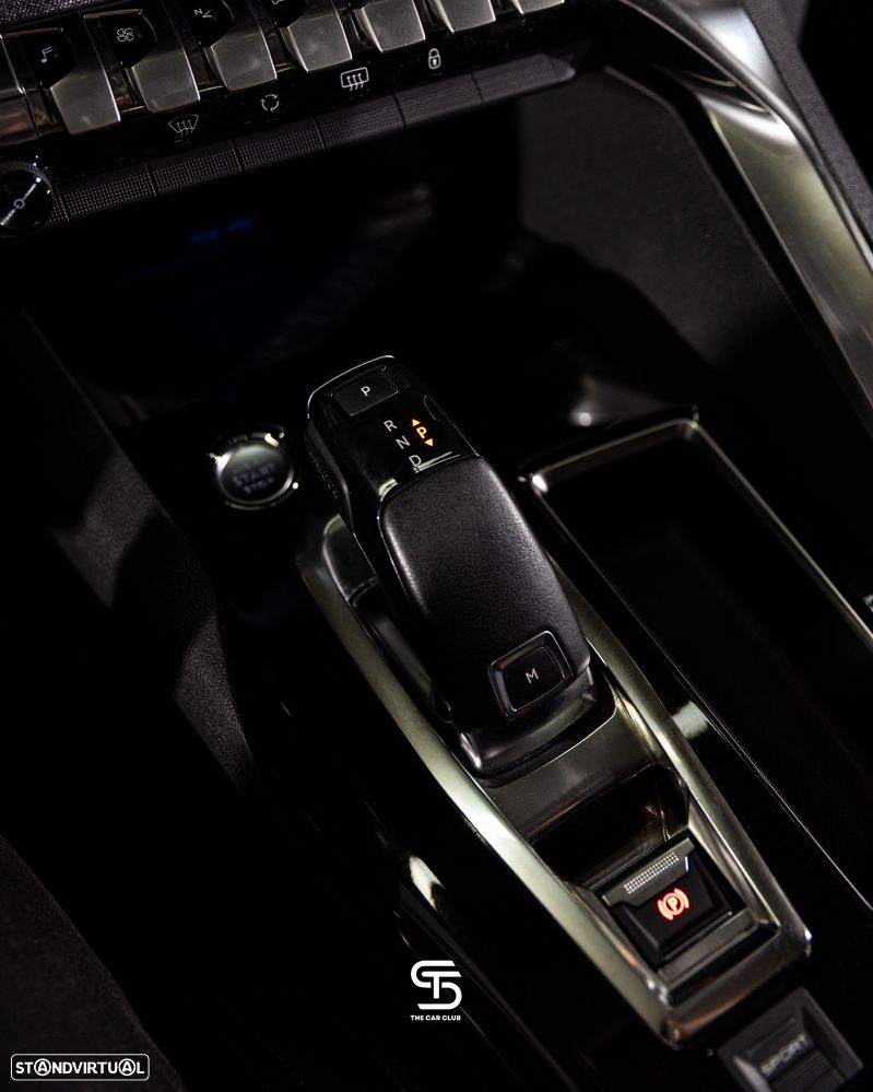 Peugeot 3008 1.2 PureTech Allure Pack EAT8 - 18