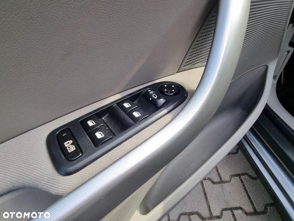 Peugeot 308 1.6 Premium Plus - 17