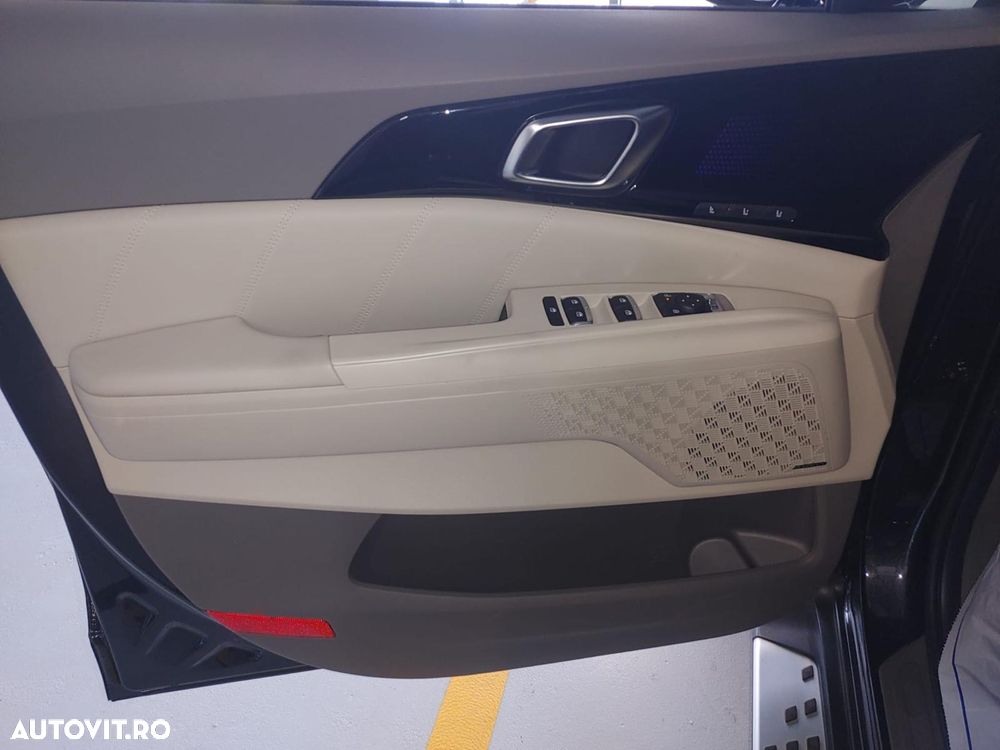 Kia Carnival - 14