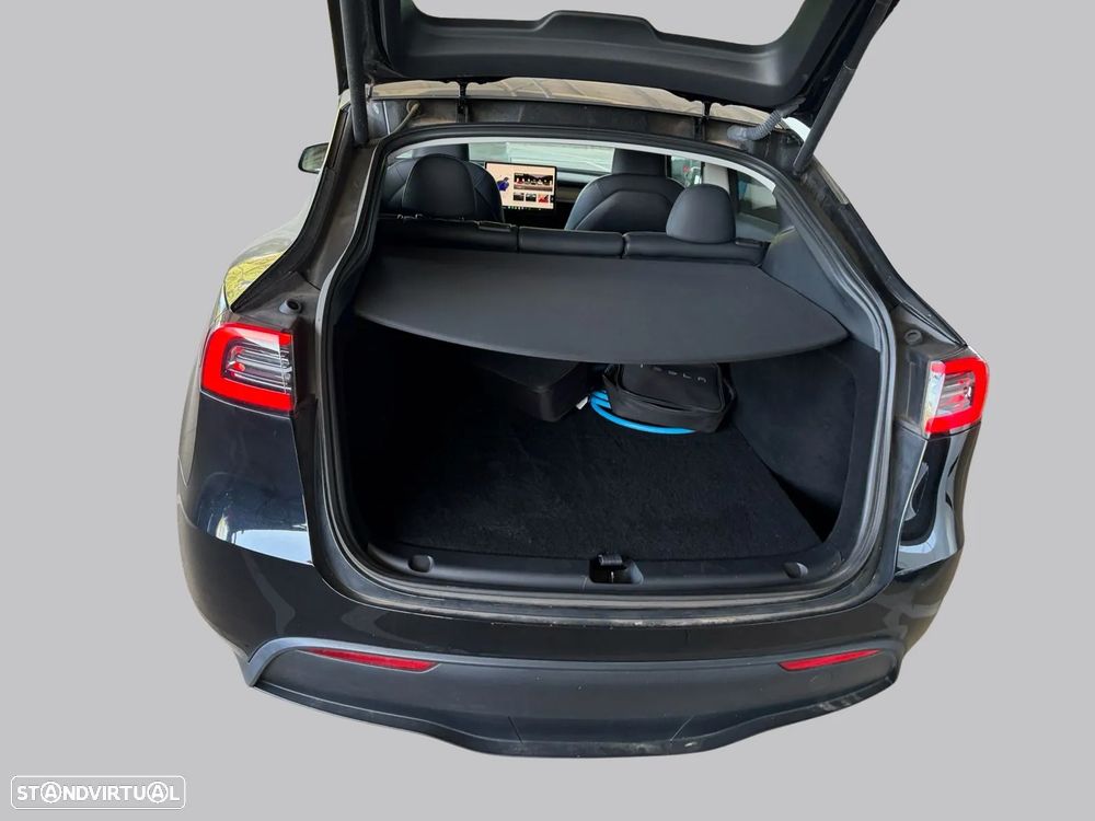 Tesla Model Y Long Range Dual Motor AWD - 13