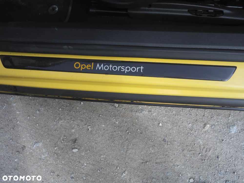 Opel Astra 1.6 T Sport - 21