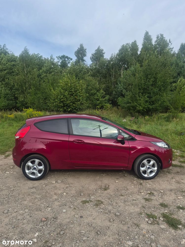 Ford Fiesta 1.25 Ambiente - 2