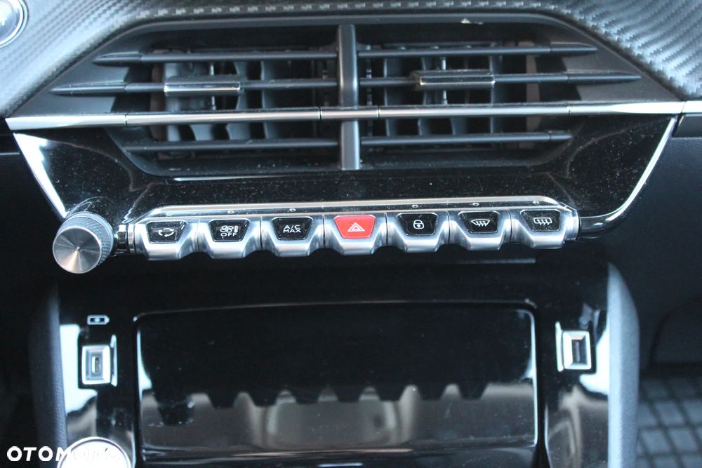 Peugeot 2008 1.2 PureTech Allure S&S EAT8 - 26