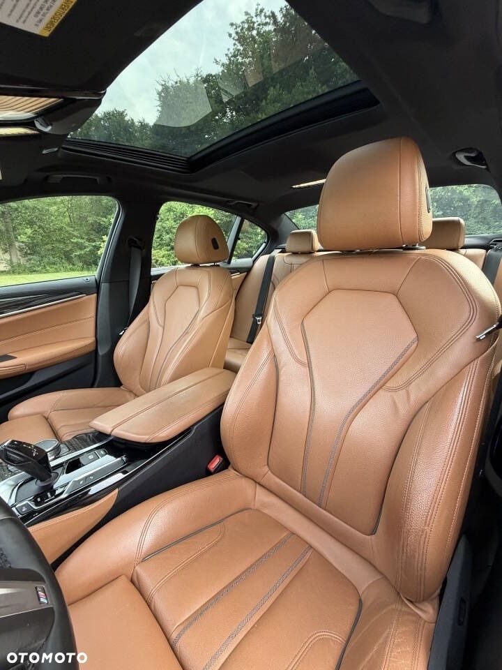 BMW Seria 5 530i xDrive Luxury Line - 9